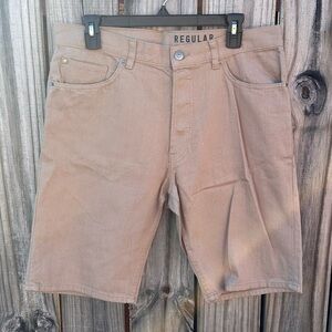 H&M Men's Cargo Shorts in Tan